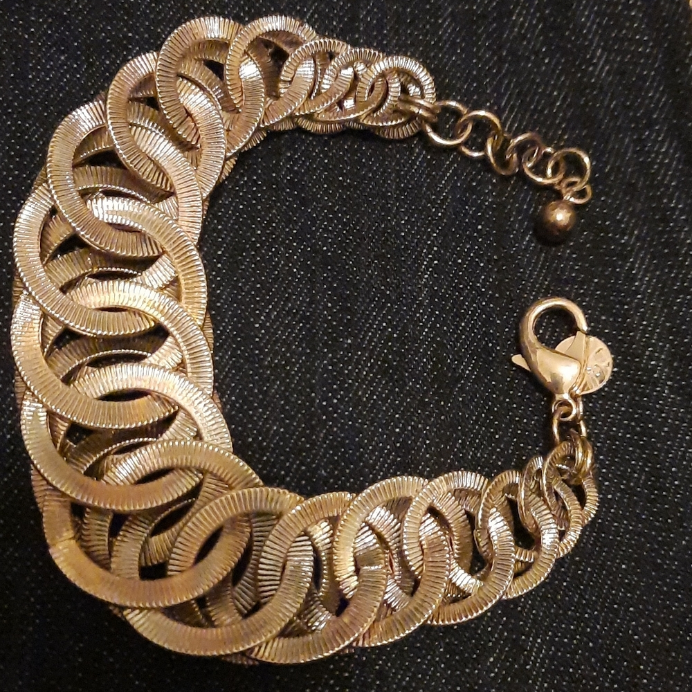 Isaac Mizrahi costume bracelet gold tone